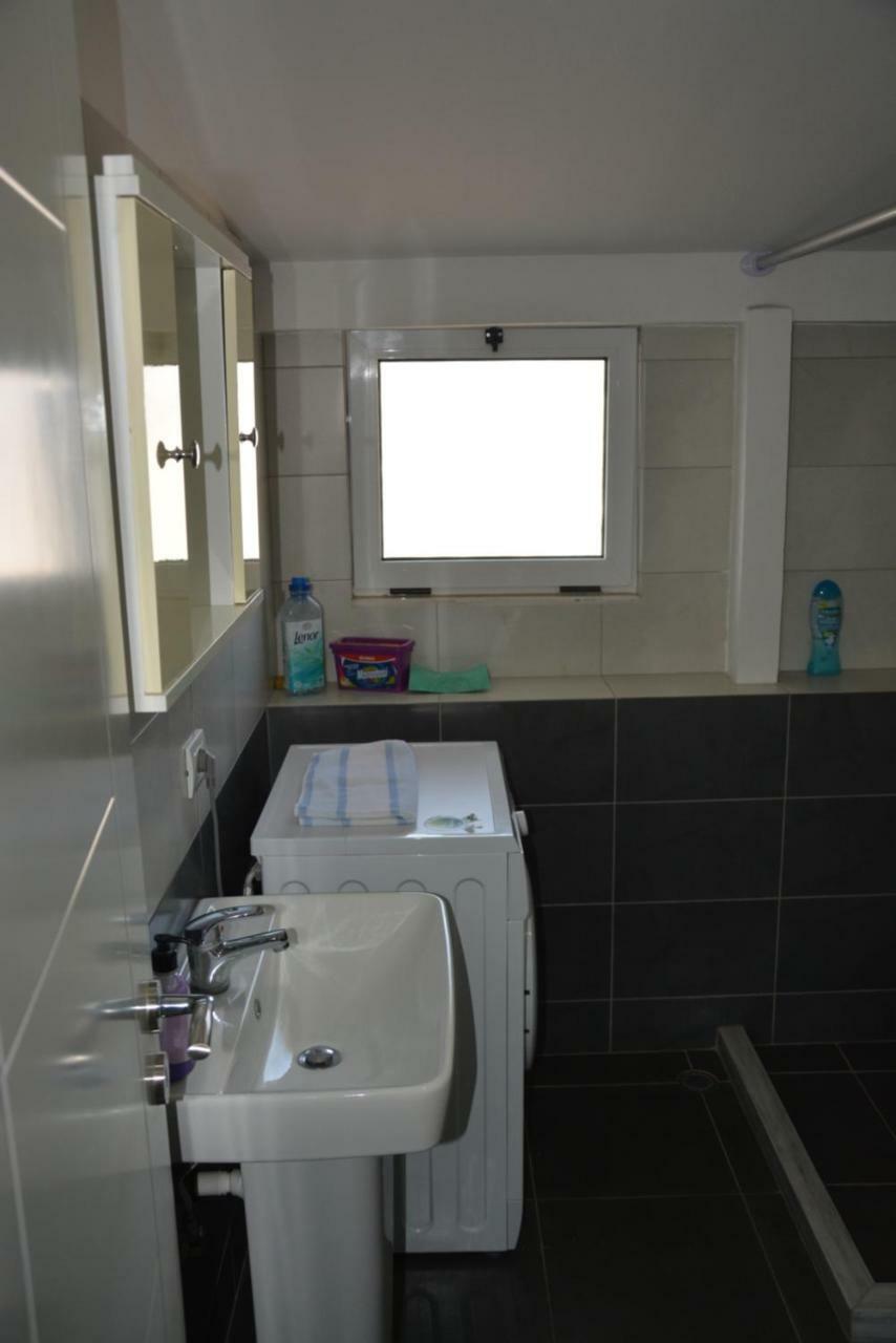 Apartament Nr.8 *