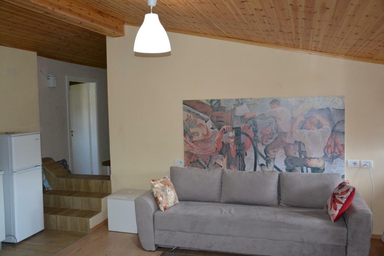 Nr.8 Tirana