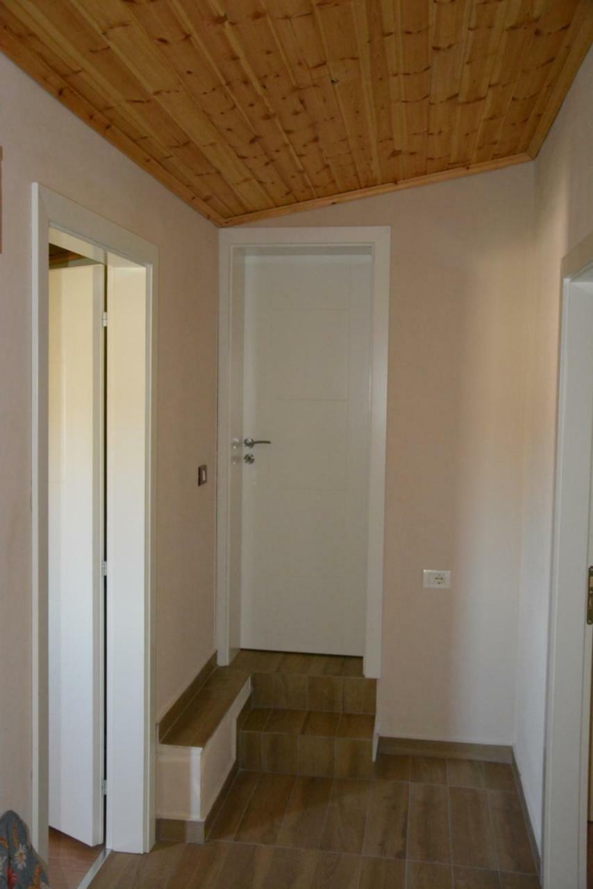 Apartment Nr.8 *
